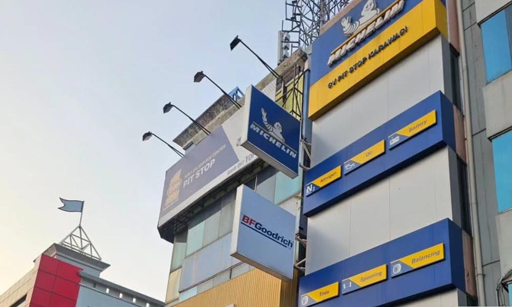 Tempat Spooring Ban Mobil Karawaci ◉ Toko Ban Mobil Ferrari, Mclaren, Porsche, BMW & Mercy. Spooring Ban Mobil Karawaci, Balancing Ban Mobil Karawaci.
